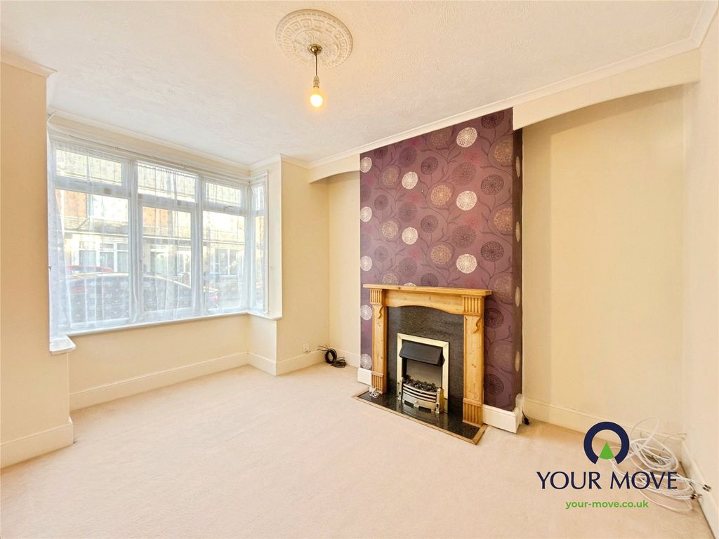 Property photo 2 of 10 Lounge