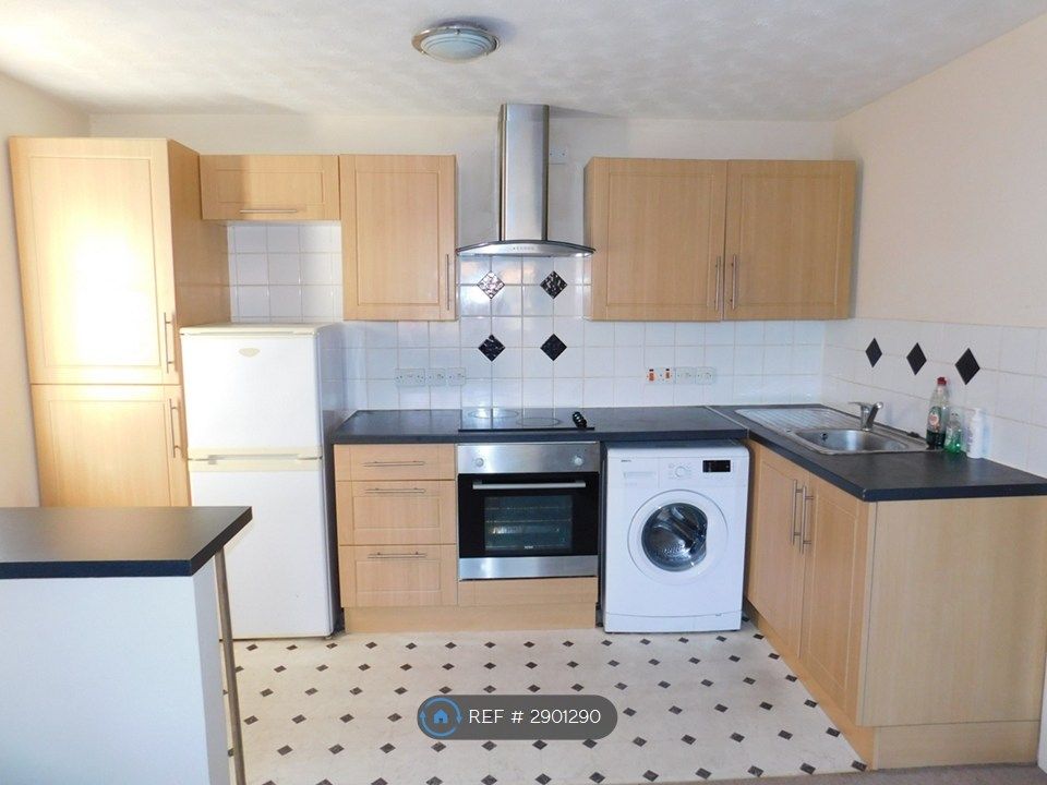 Property photo 2 of 5 Kitchen