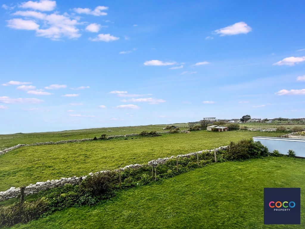 Property photo 2 of 17 5038812