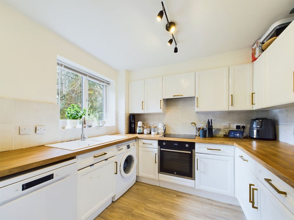 Property photo 1 of 12 Picture No. 15