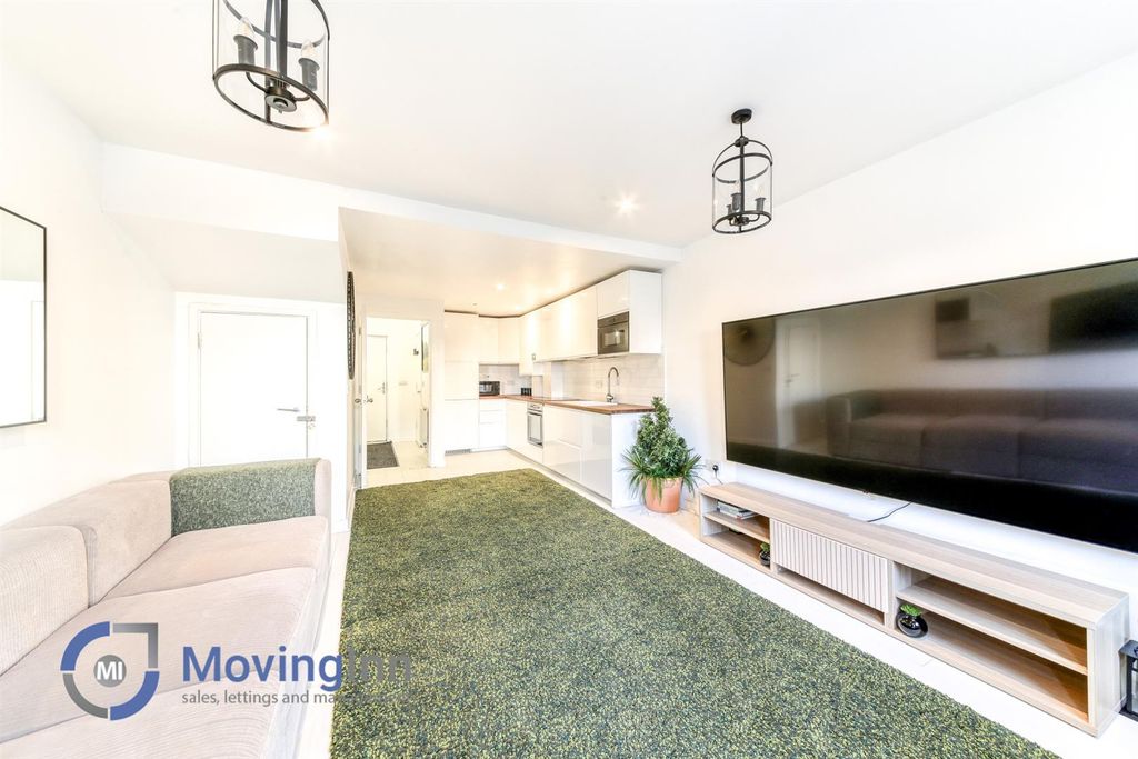 Property photo 3 of 24