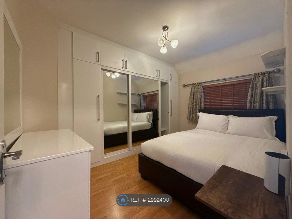 Property photo 3 of 9 Bedroom 2