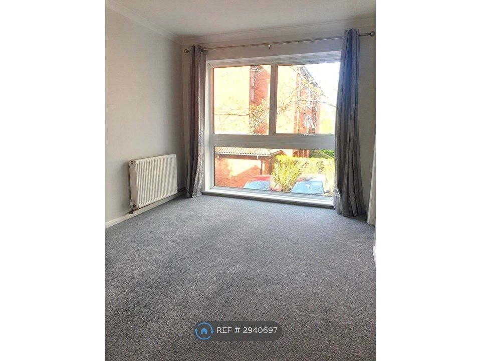 Property photo 2 of 7 Living Room