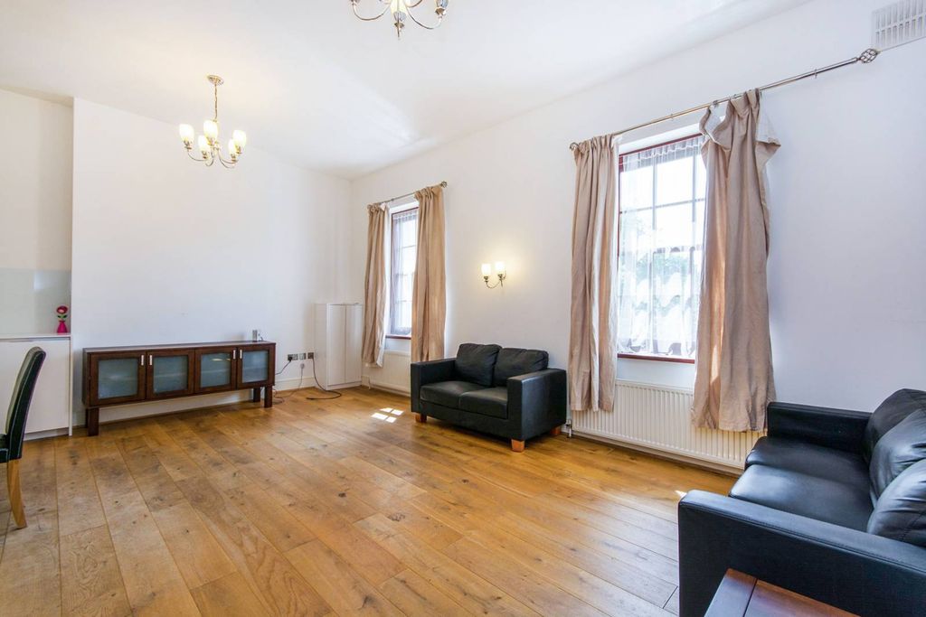 Property photo 3 of 11