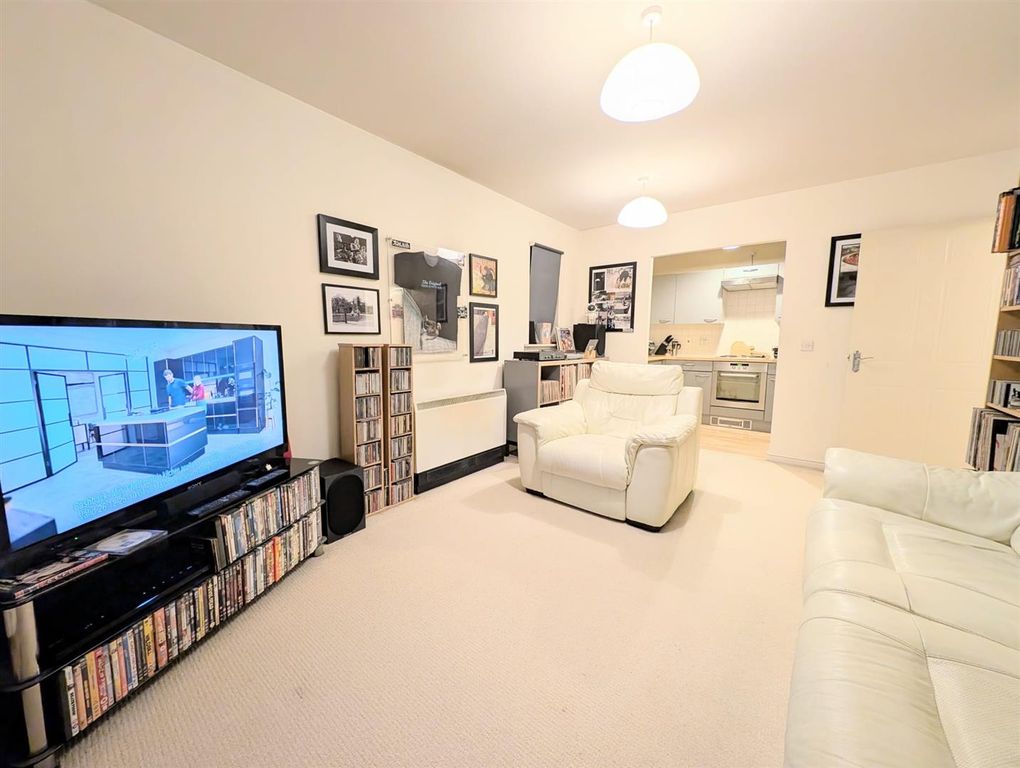 Property photo 3 of 8 B57Fa6B2-4d4E-474d-B01B-6B7E8B88Cbe6.Jpg