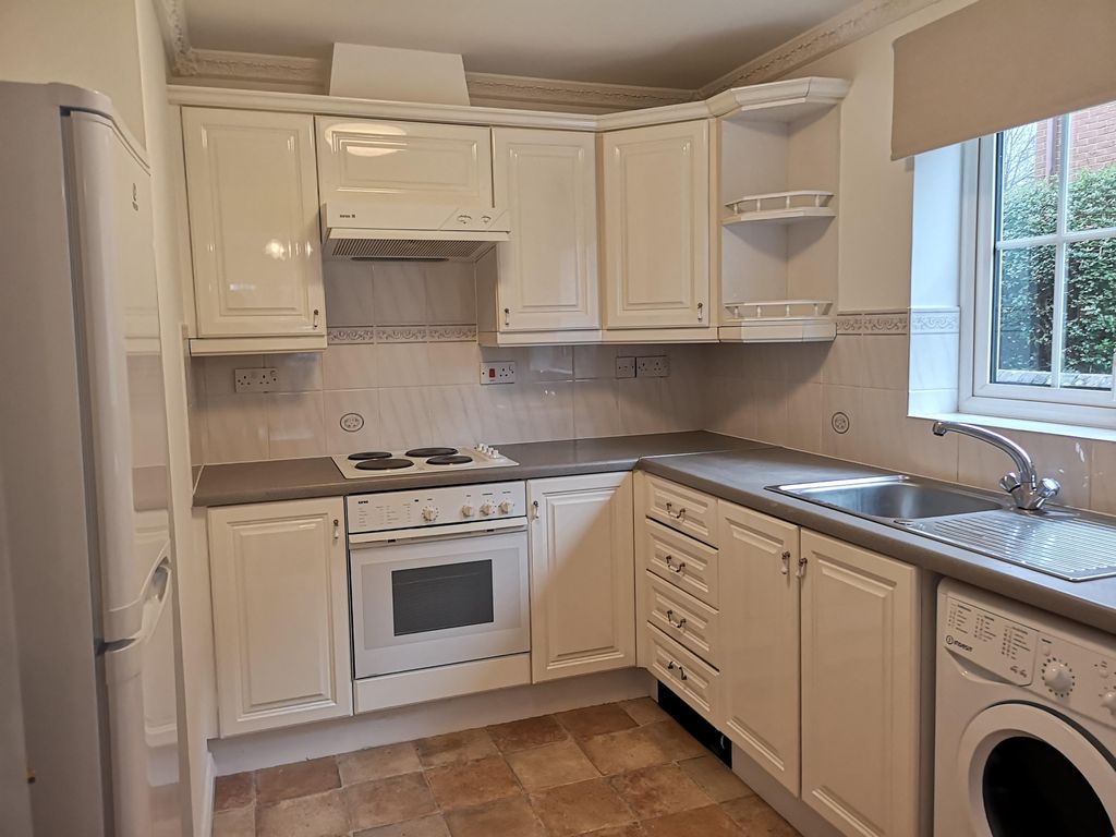 Property photo 2 of 9 Kitchen