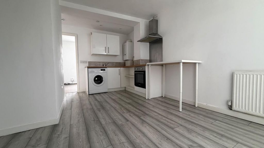 Property photo 2 of 9 57F5Adec-5027-48c9-981d-E83A9Ebc887d.Jpg