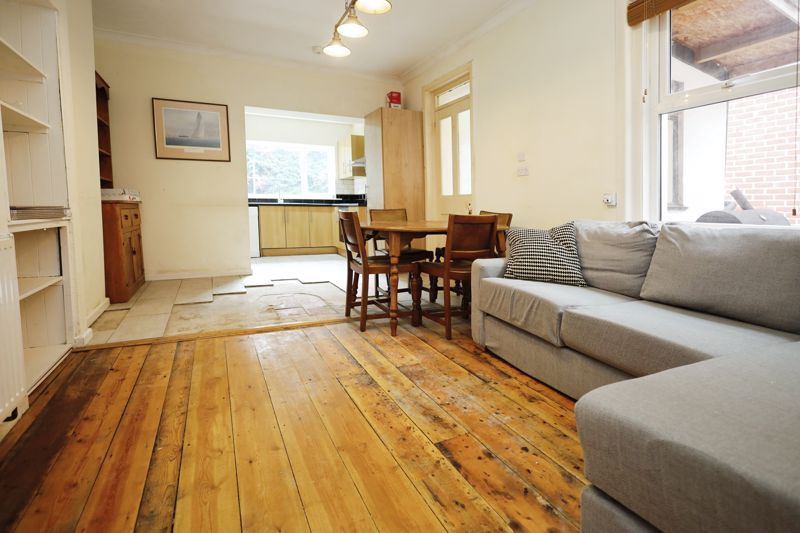 Property photo 3 of 15 Photo 6