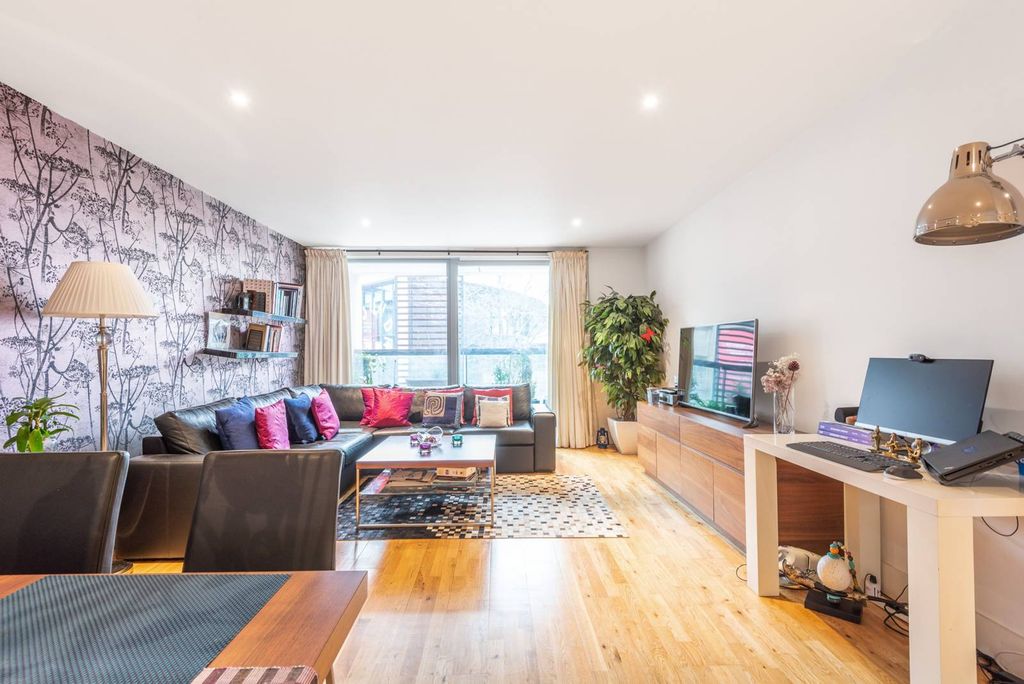 Property photo 2 of 6