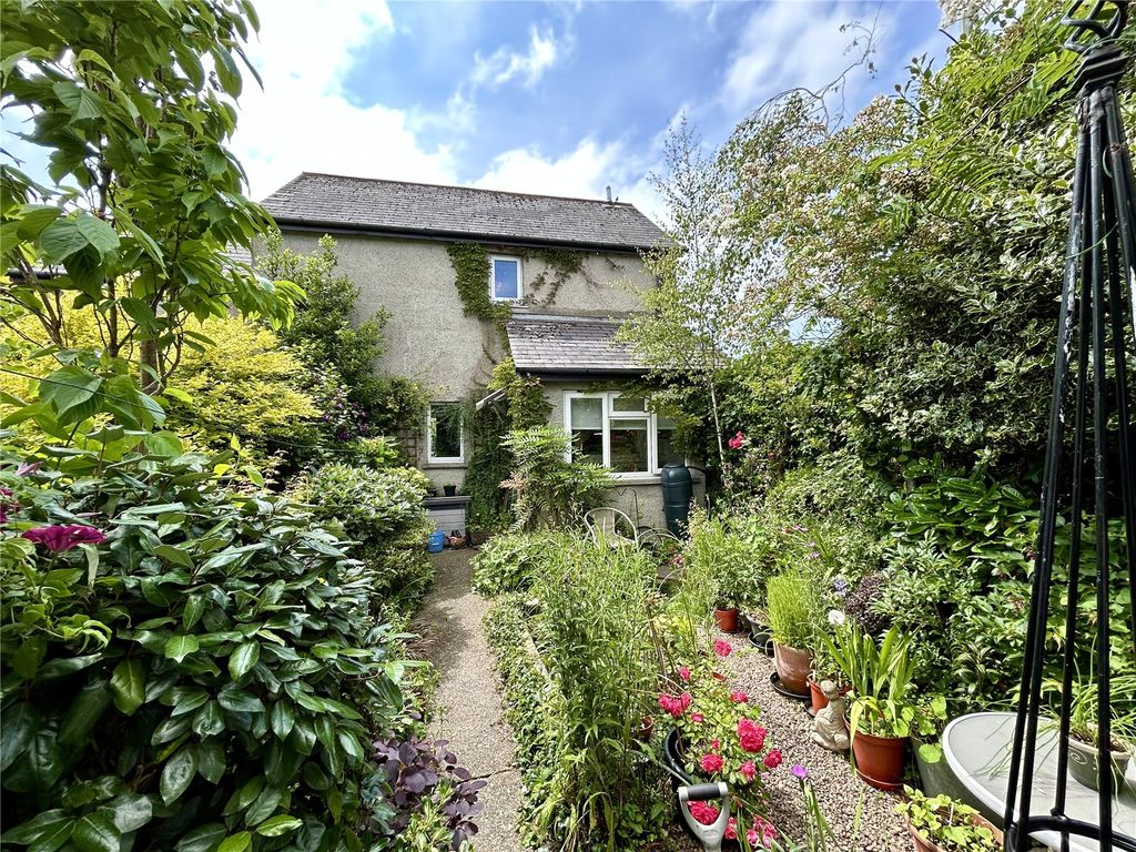 Property photo 2 of 11 Picture No. 28