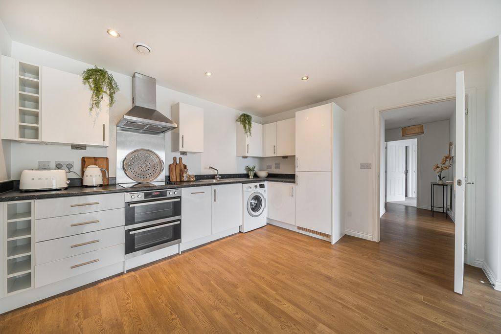 Property photo 2 of 16 Kitchen