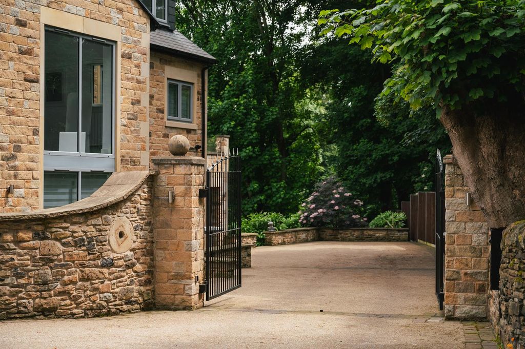 Property photo 3 of 49 Exterior And Gardens