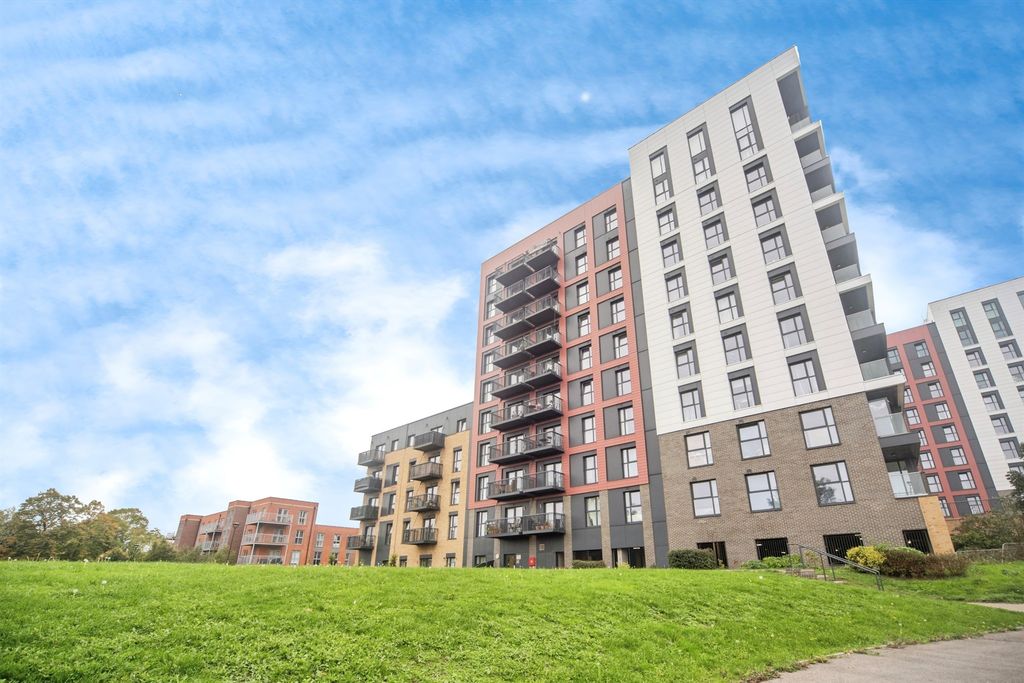 Property photo 1 of 19