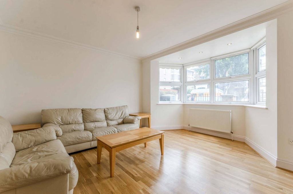 Property photo 1 of 8