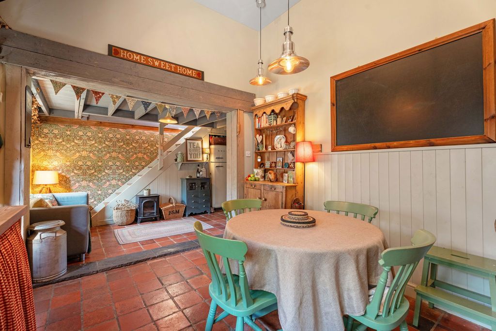 Property photo 3 of 18