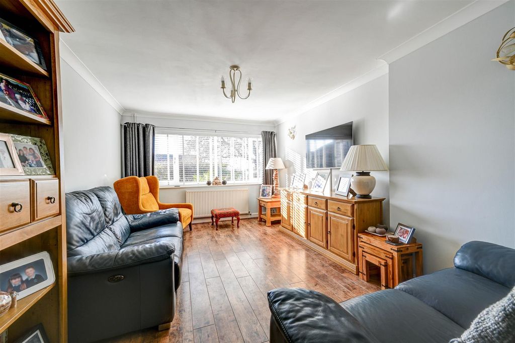 Property photo 2 of 14 Lounge.Jpg