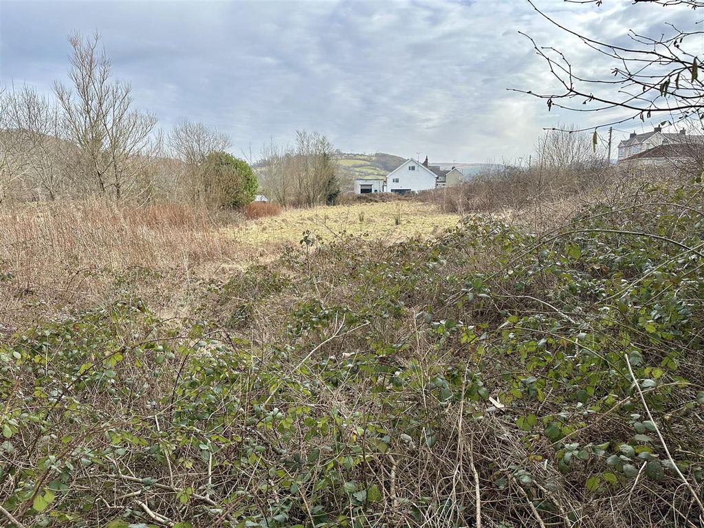 Property photo 1 of 7 Description