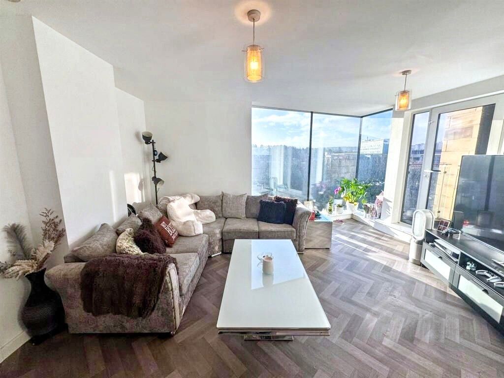 Property photo 2 of 19