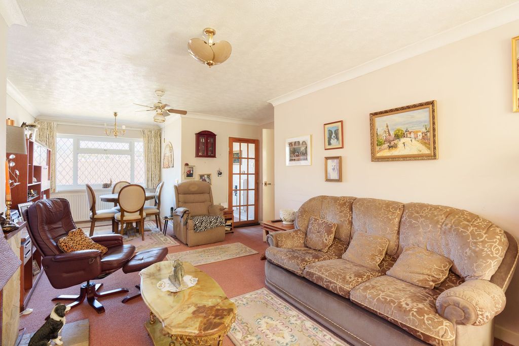 Property photo 3 of 12