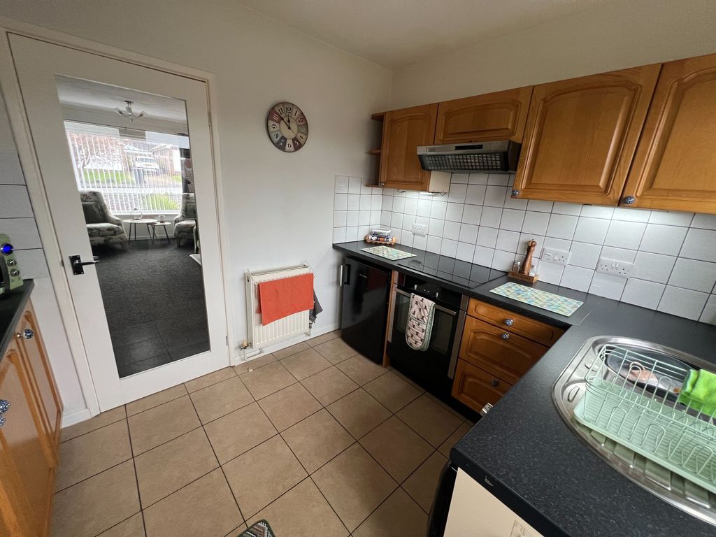 Property photo 3 of 8 Kitchen
