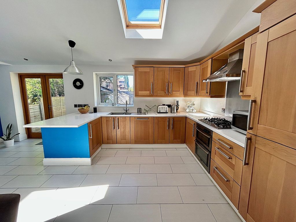 Property photo 2 of 35 Kitchen