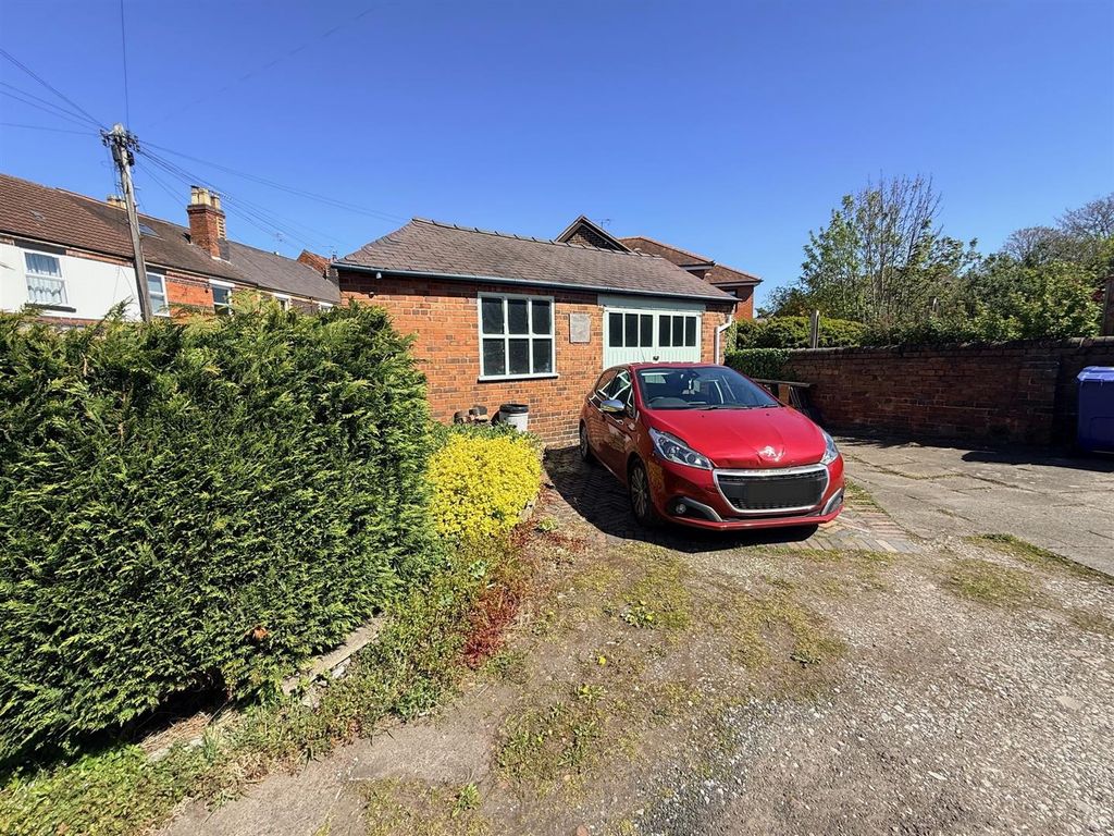 Property photo 1 of 3