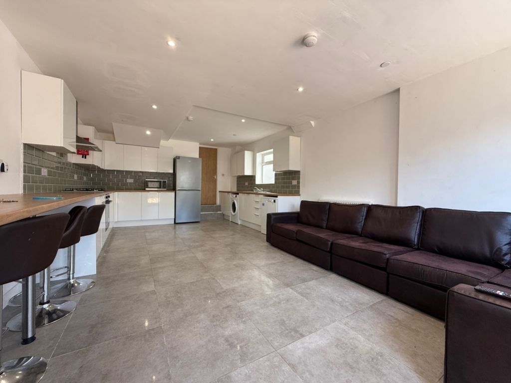 Property photo 1 of 13 Lrg_Lrg_3