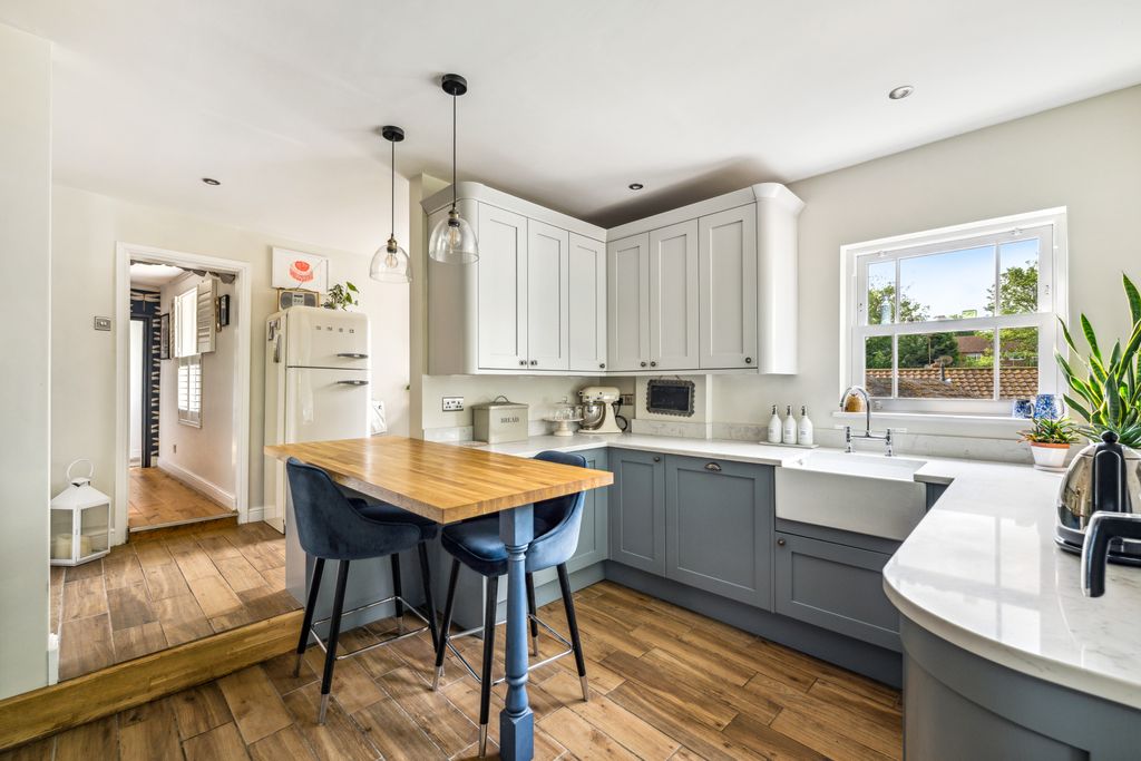 Property photo 2 of 33 45