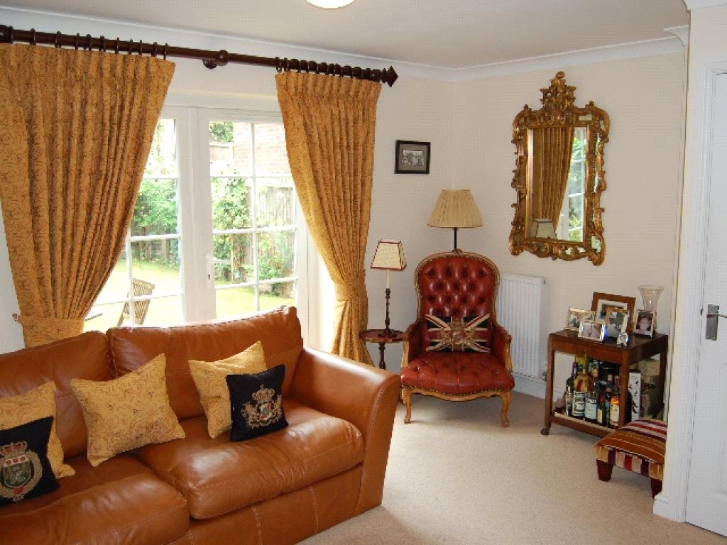 Property photo 2 of 11 Lounge/Dining Room