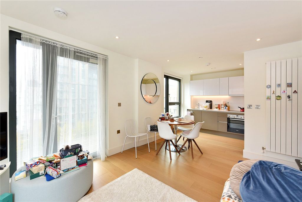 Property photo 2 of 13 Picture No. 11