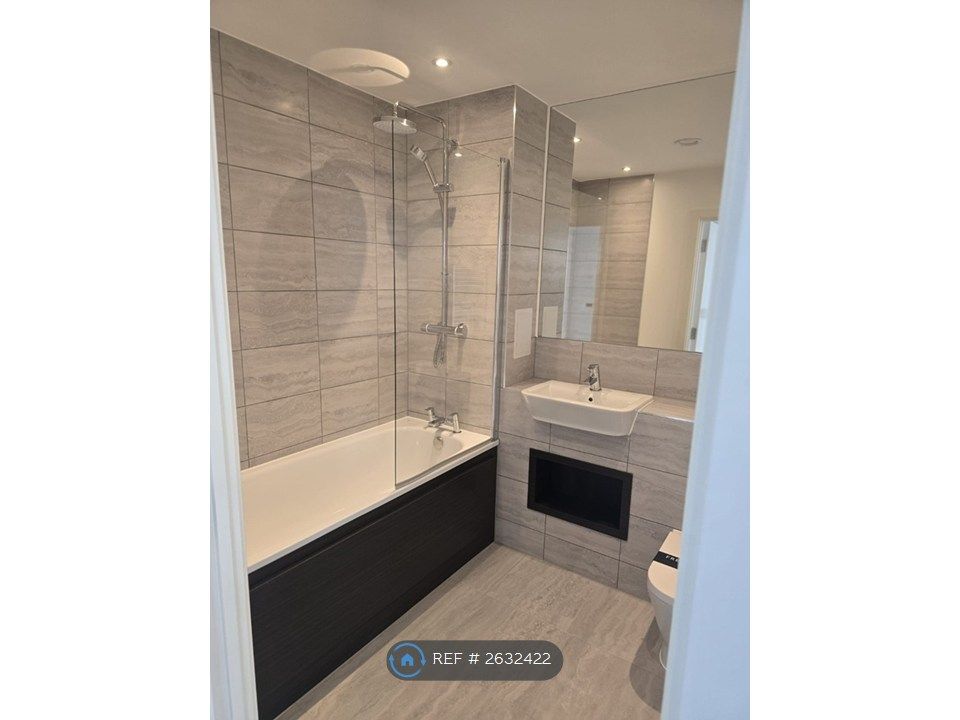Property photo 3 of 14 Bathroom