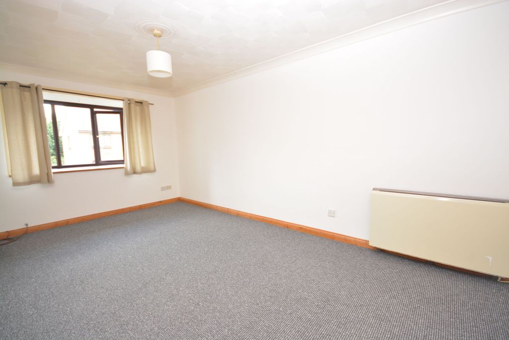 Property photo 3 of 5 Lounge