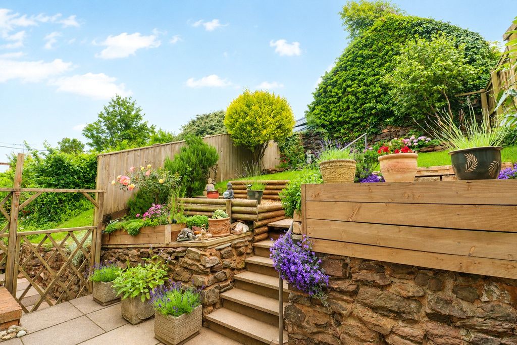 Property photo 2 of 17 2 - Picture No. 20