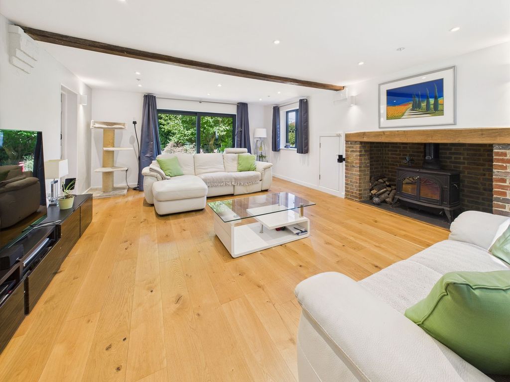 Property photo 3 of 28