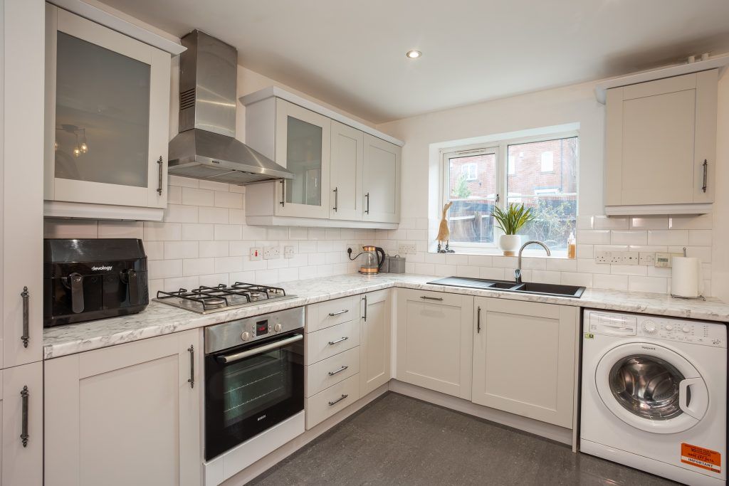 Property photo 2 of 28