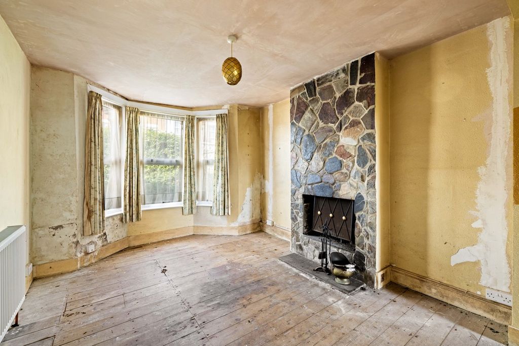 Property photo 2 of 8