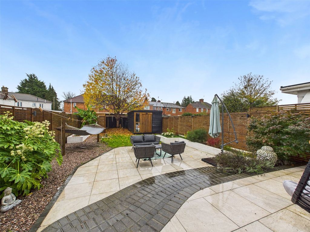 Property photo 2 of 22 Picture No. 23