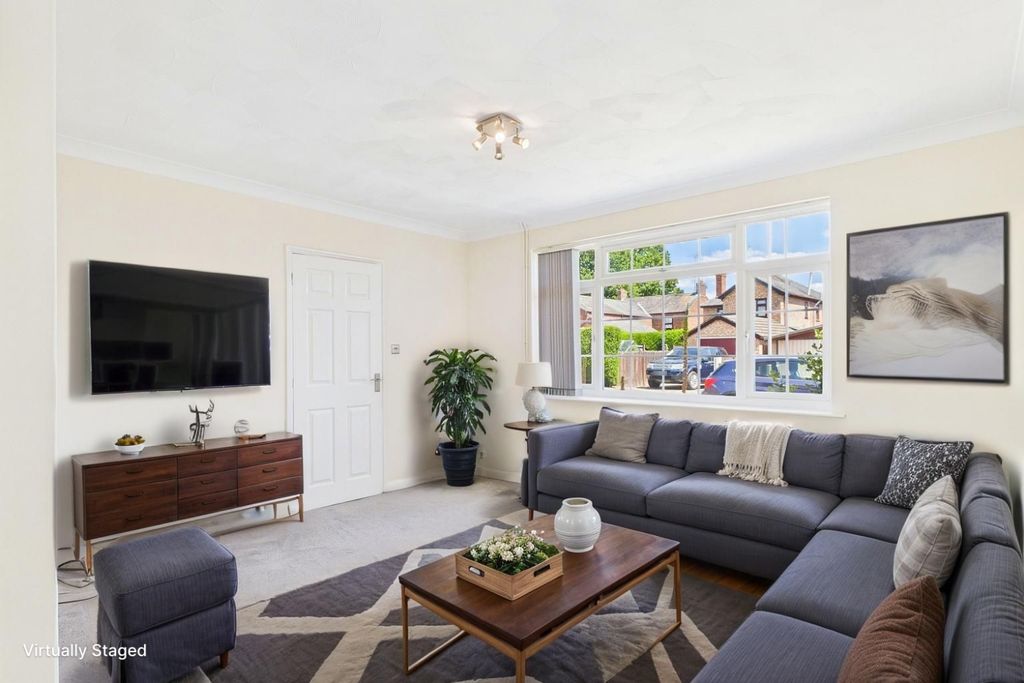 Property photo 3 of 32 Ewemove Spalding - Living Room - Dining Room Ai