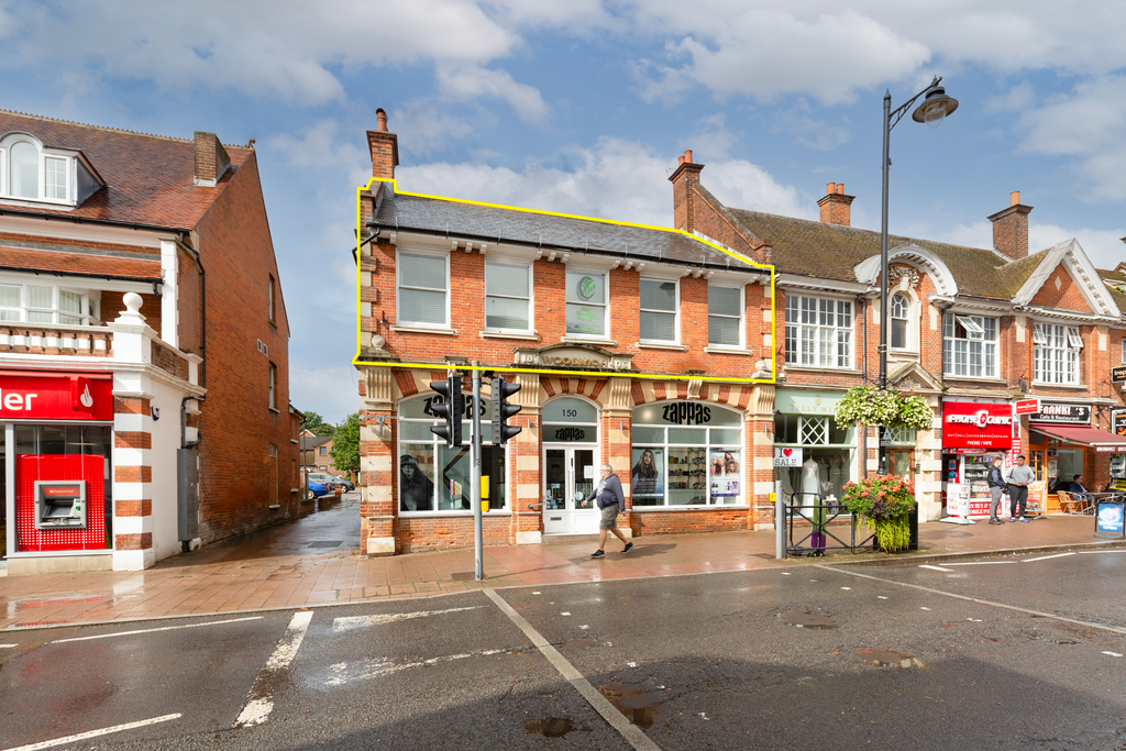 Property photo 1 of 8 150 Fleet Road, Fleet, Gu51 4Bw