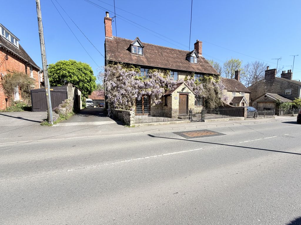 Property photo 2 of 31