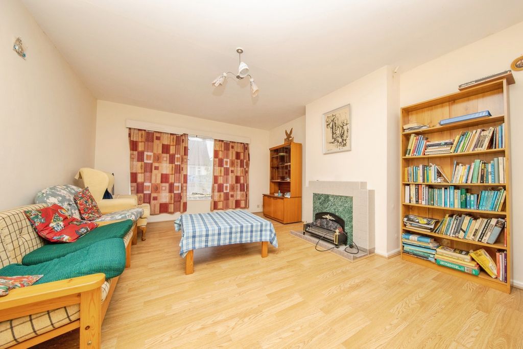 Property photo 2 of 15 Photo