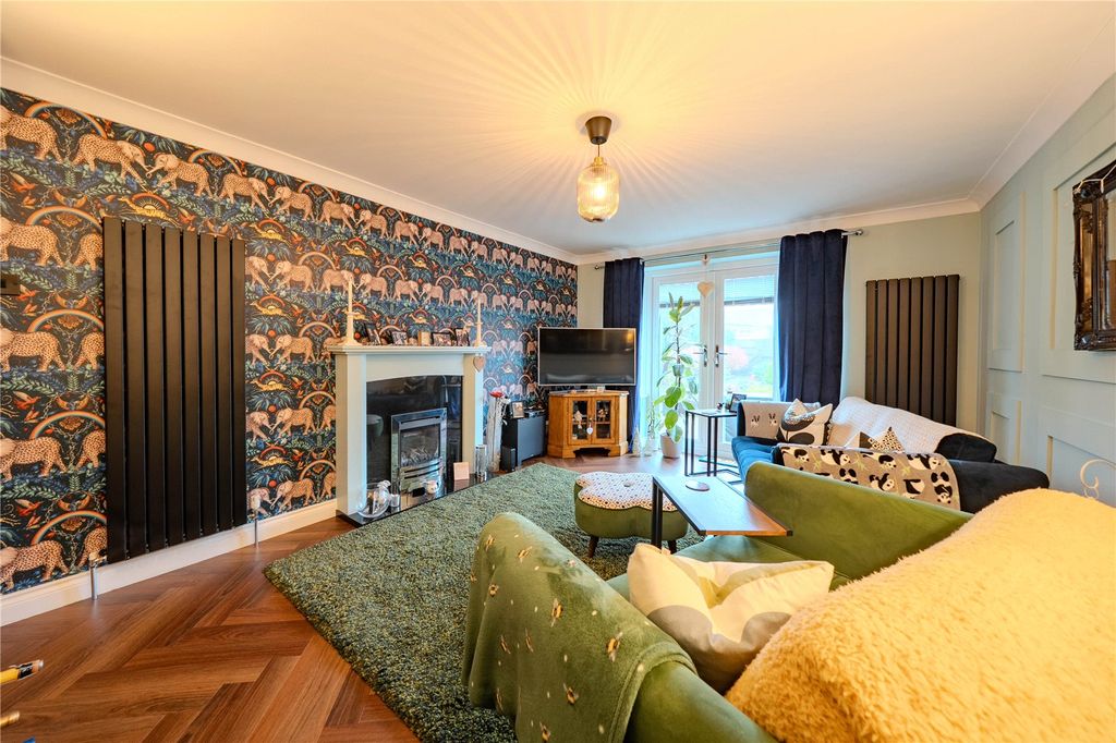 Property photo 2 of 15 Picture No. 10