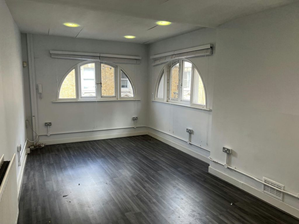 Property photo 2 of 3 Int 1.Jpg