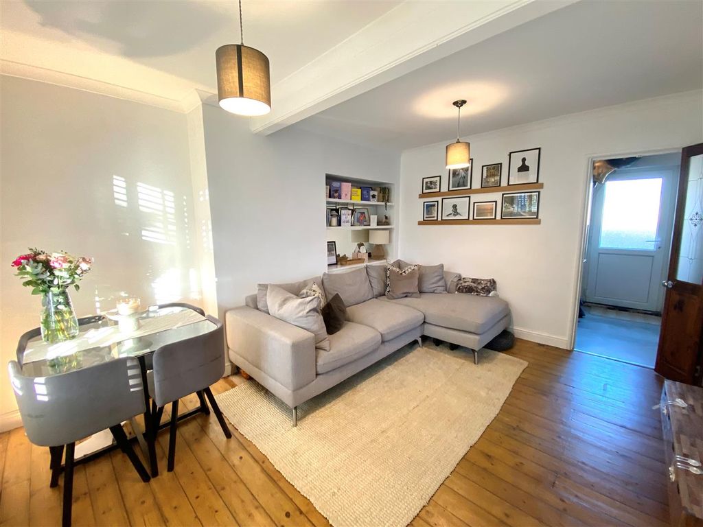 Property photo 2 of 12 4.Jpg
