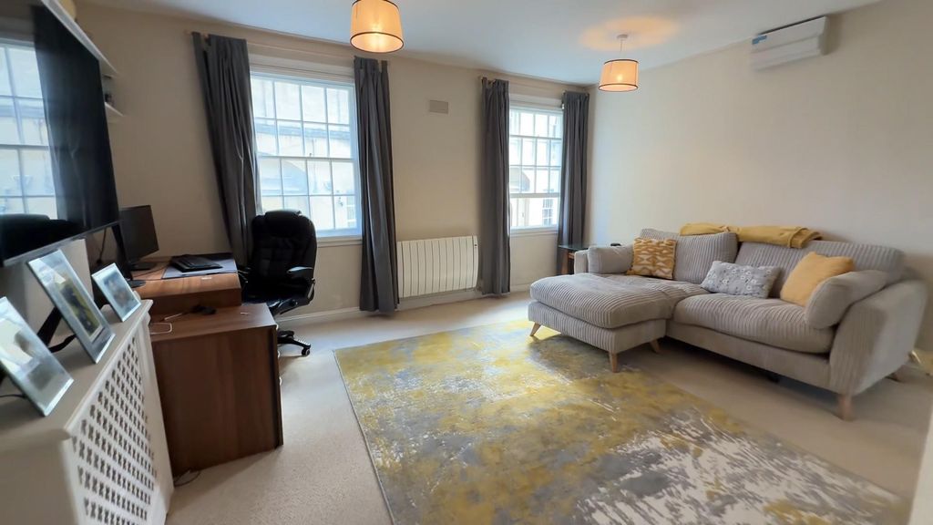 Property photo 3 of 18 Mums Flat Pics_Living Room 1.Jpg