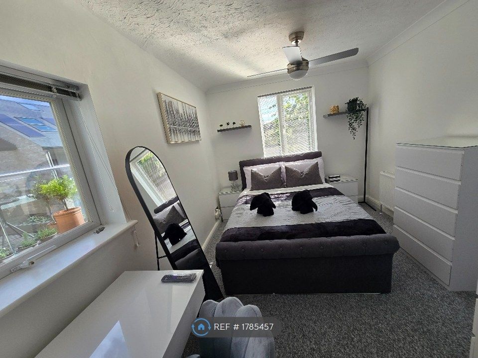 Property photo 3 of 28