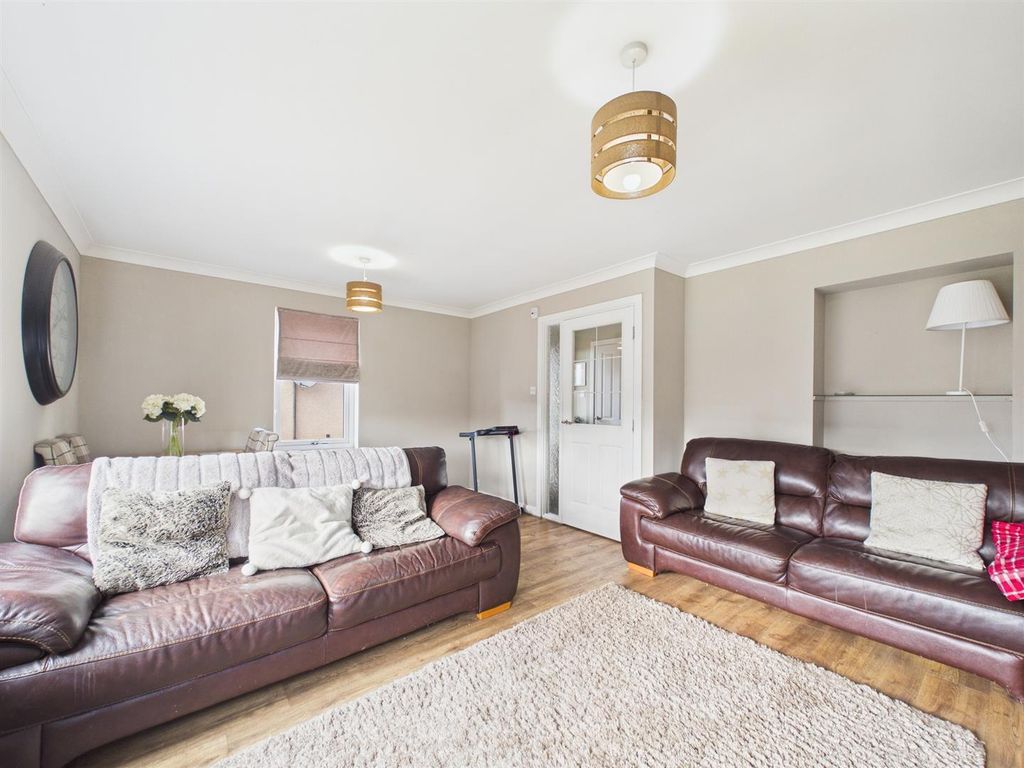 Property photo 3 of 18 Cam01486G0-Pr0978-Still003.Jpg