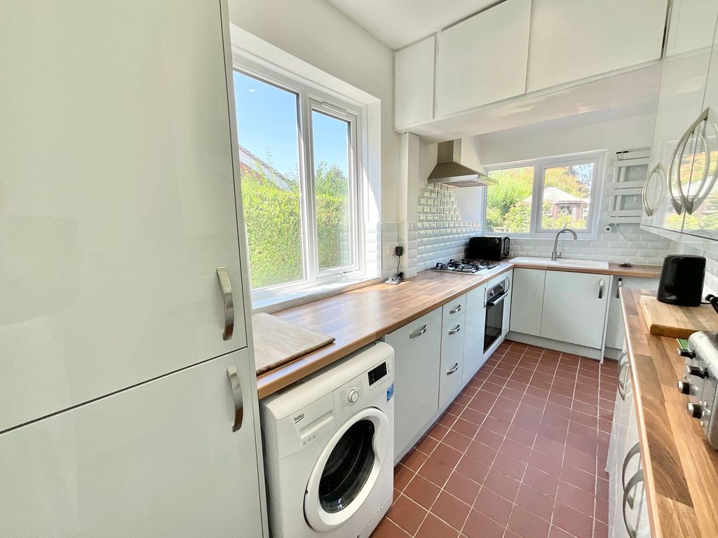 Property photo 2 of 34