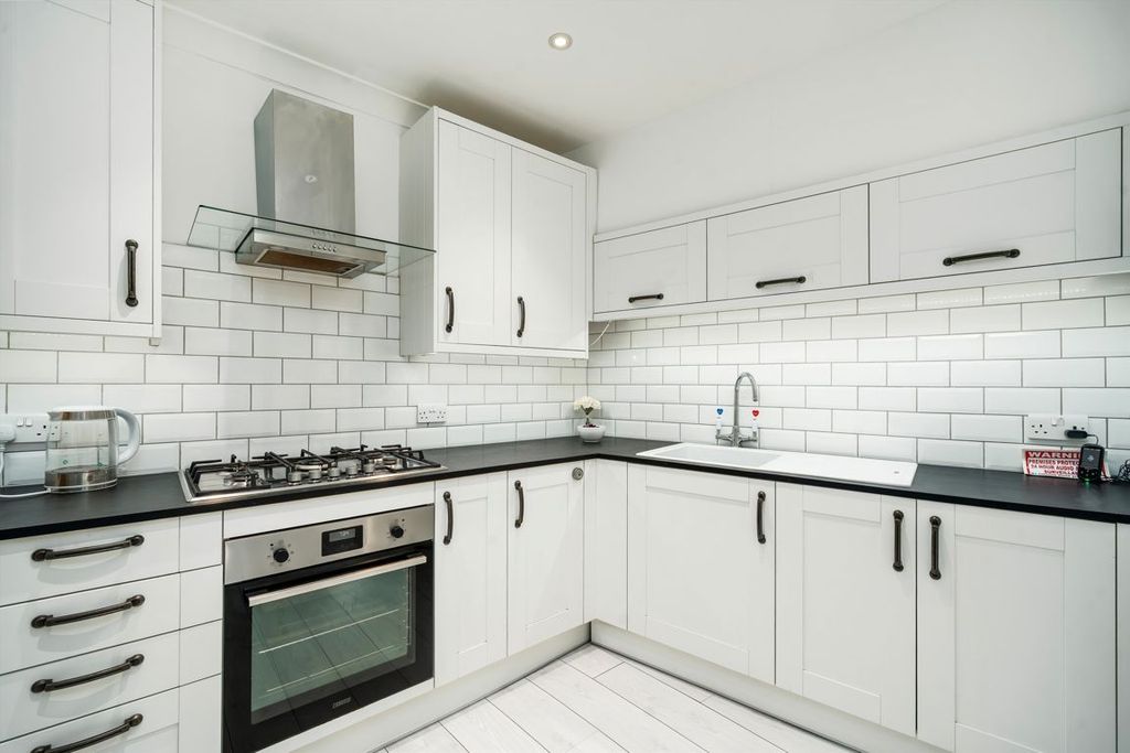 Property photo 3 of 5