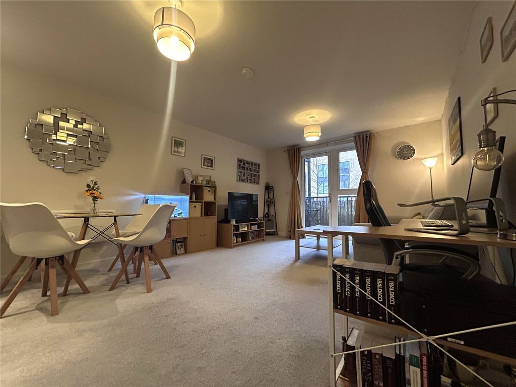 Property photo 1 of 17 Picture No. 12